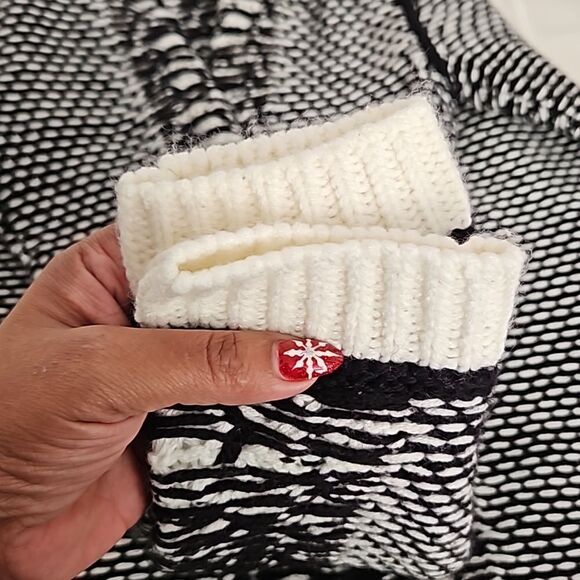 Lord & Taylor Knitted Crew Neck Long Sleeves Sweater Small Black & White - Picture 12 of 16